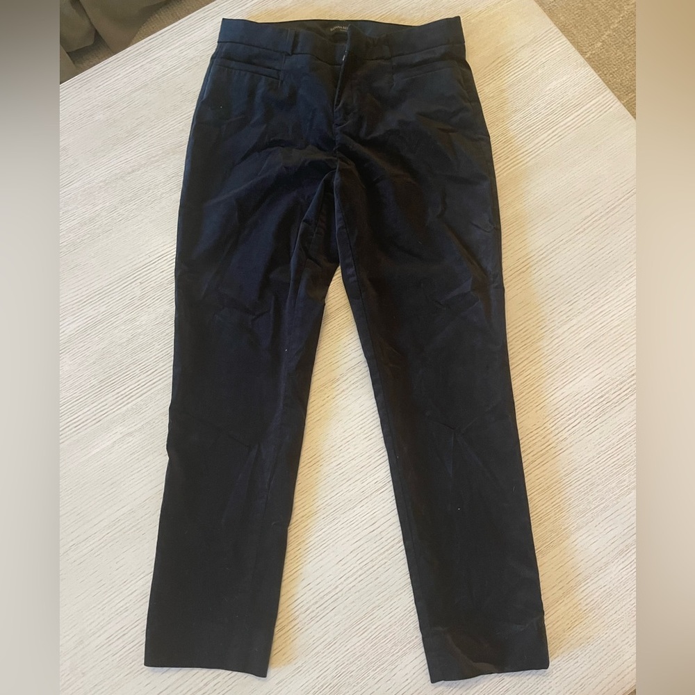 Banana Republic Sloan velvet skinny pant. Black. Size 6.